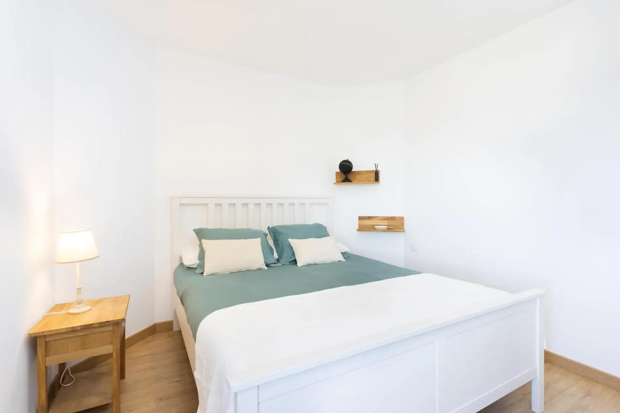 Home2Book Comfy Beachfront Radazul ספרד