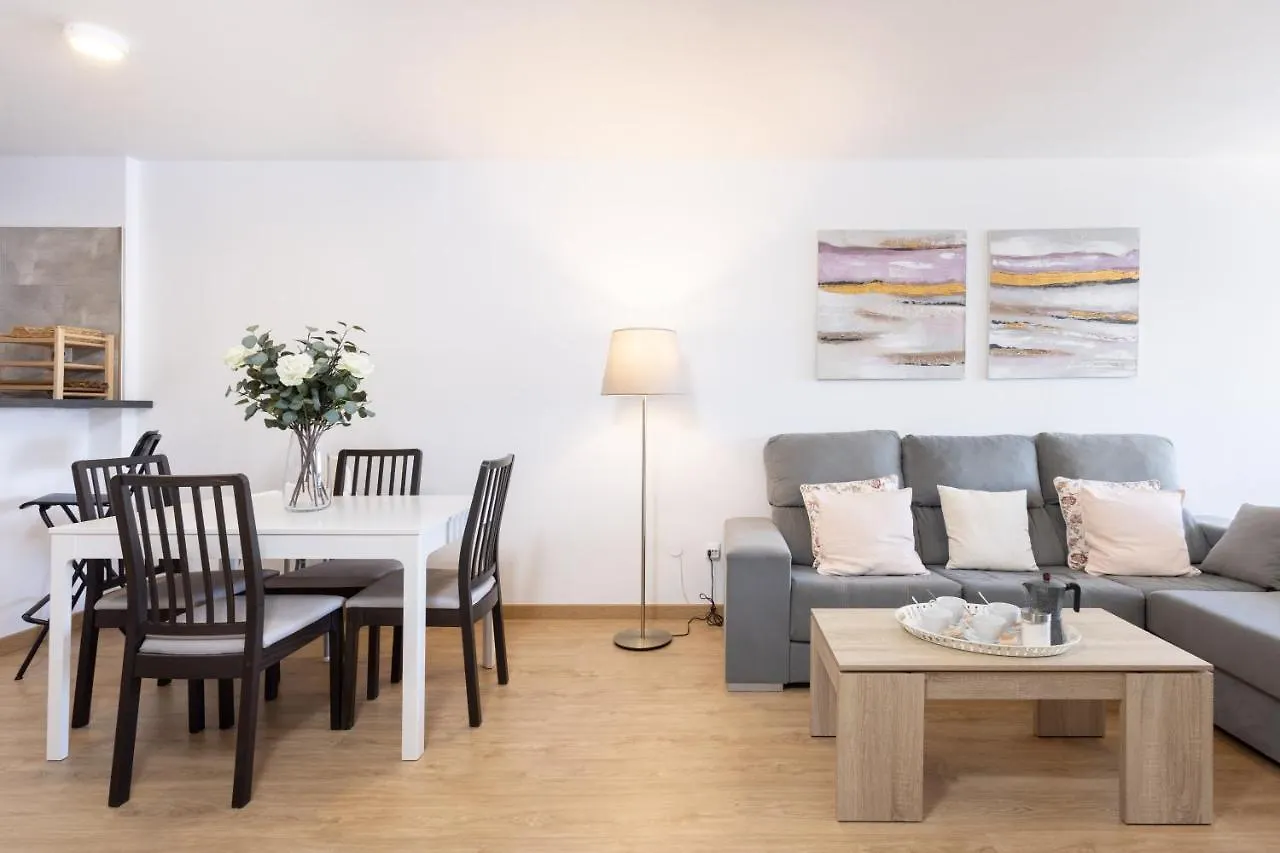 Home2Book Comfy Beachfront Radazul ספרד